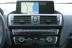 選購的BMW原廠中文衛星導航相當方便好用，凌駕於其他車廠的車載導航系統。 