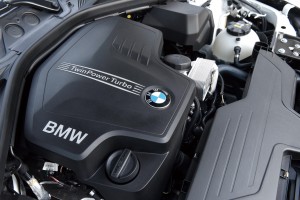 BMW 125i M Sport Package上搭載1997c.c.的BMW TwinPower Turbo直列四汽缸汽油引擎，可輸出218匹最大馬力，0～100km/h加速僅需6.2秒。 