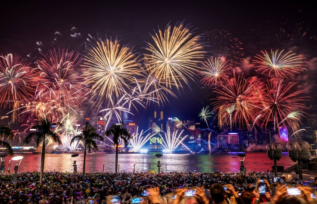 discoverhongkong-countdown-2016-new-year-celebration-firework-hk-4-1024x661