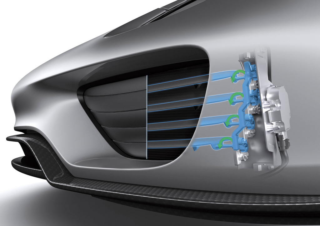 PAA（Porsche Active Aerodynamic）主動 空氣力學設計能關閉進氣閘道，以減低高速空氣阻力。