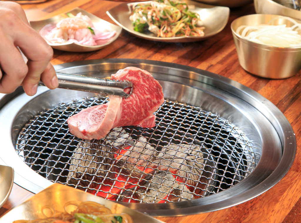 Meat Love選擇烤網，讓肉質能夠保持鮮美多汁。