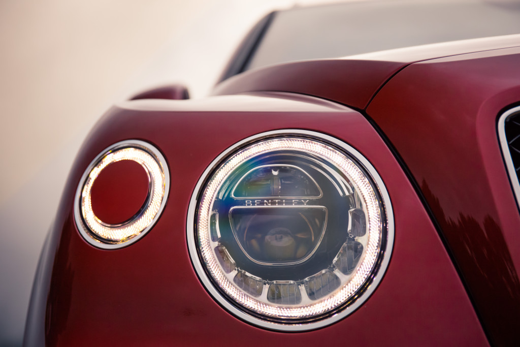 Bentley的經典圓燈依然是重要元素。