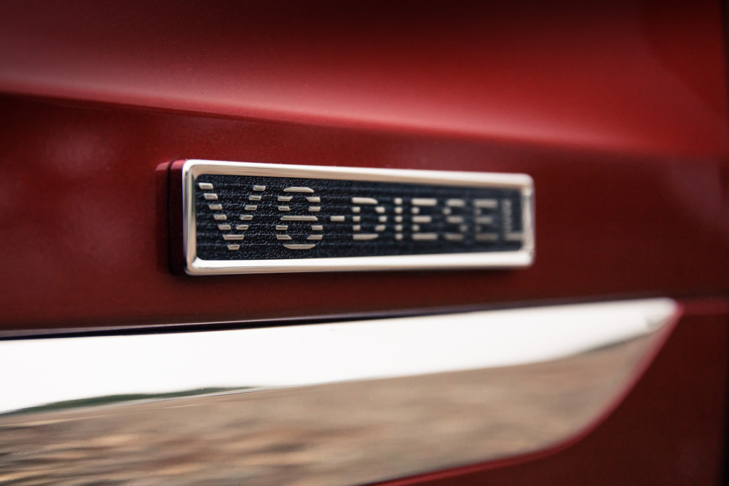 V8 Diesel銘牌是辨識車款的標誌。