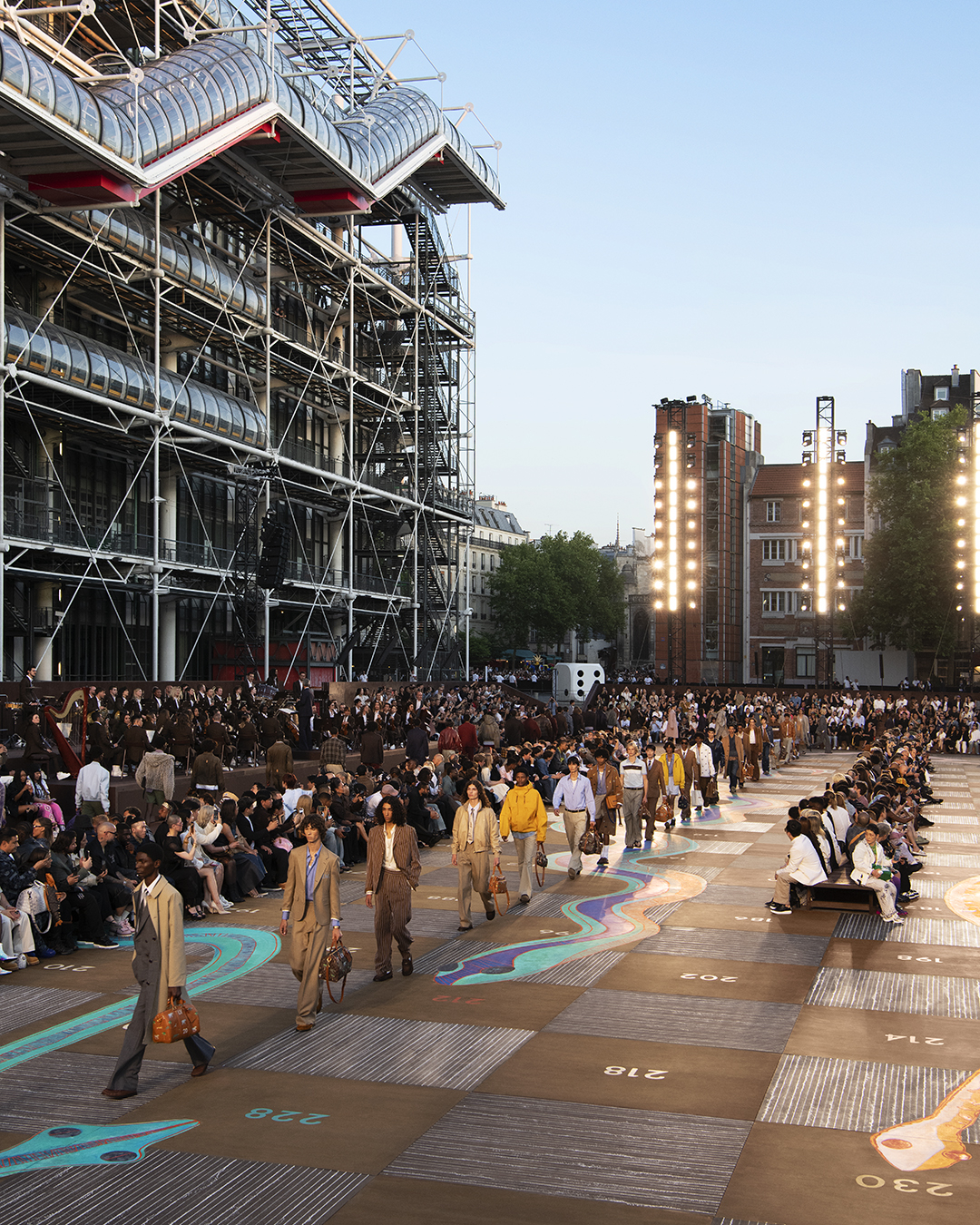 Esquire 國際中文版君子雜誌- 印度棋境啟程！Louis Vuitton 2026春夏男裝，把城市、旅行與時間穿上身