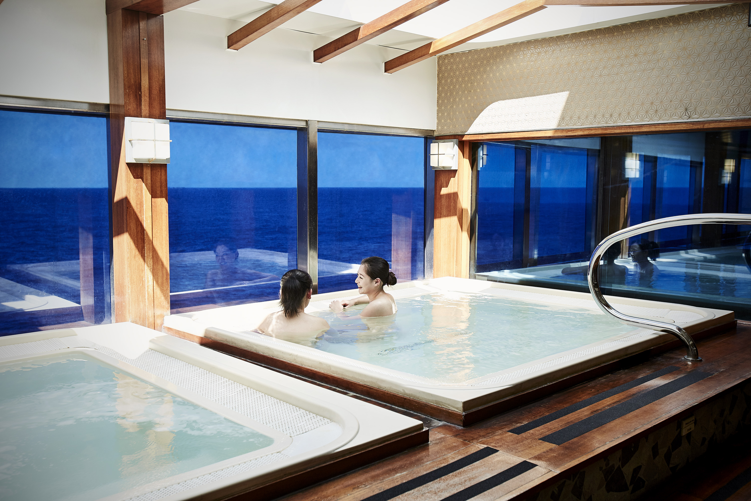 海上最大日式浴场相伴无敌海景