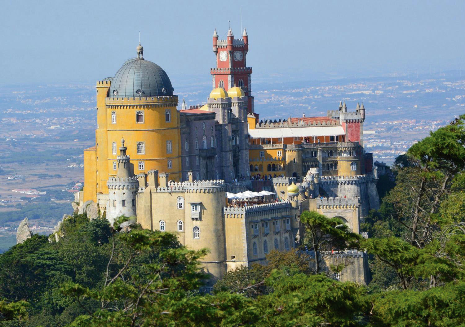 tripadvisor的旅行者charonmf说:「一定不要错过摩尔人城堡(castle of